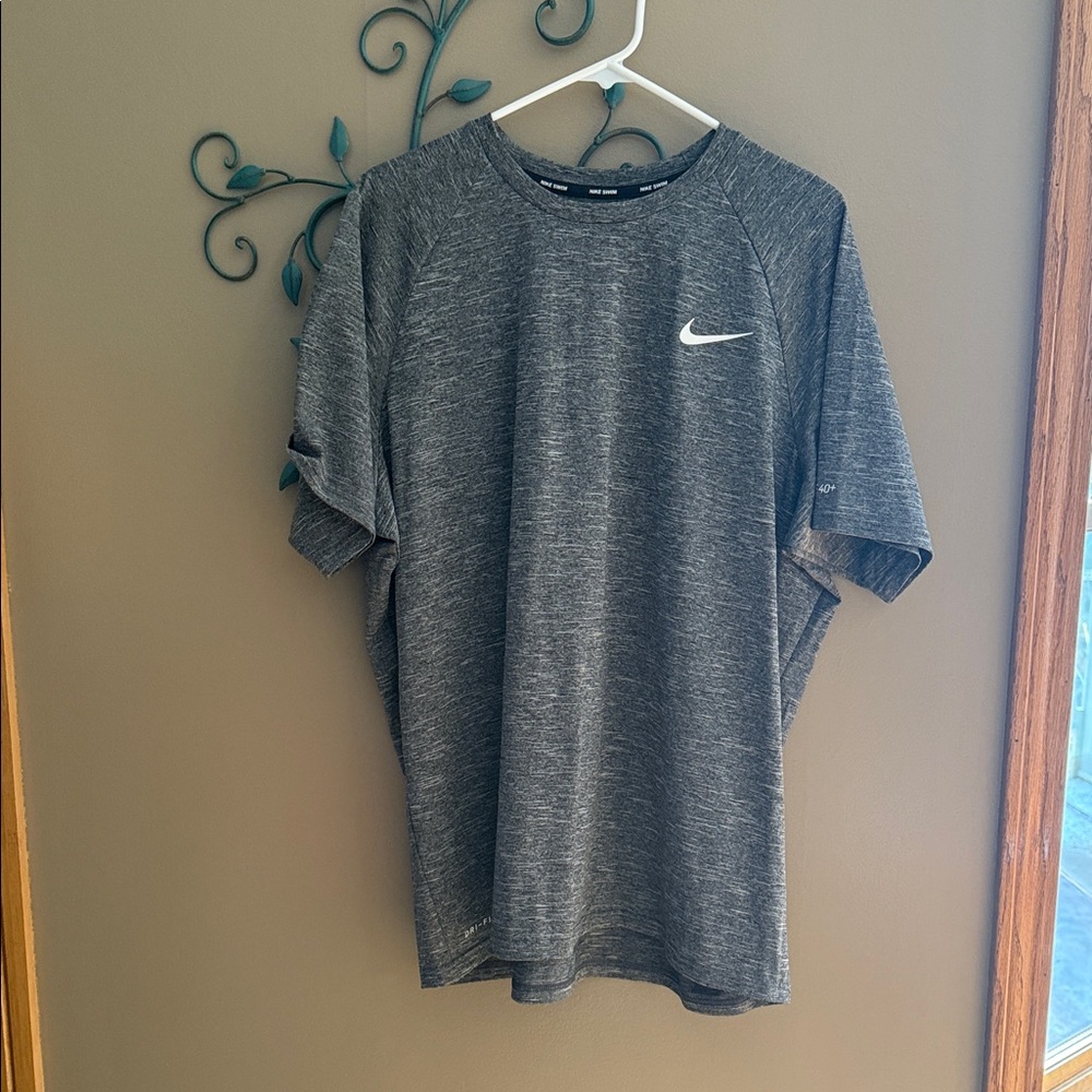 Nike Men's Heathered Gray Short Sleeve Tee